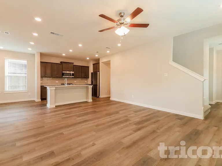 2540 Finch Hollow Dr — Photo 4