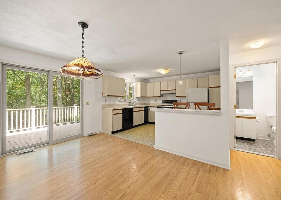 Apple Ridge Condominiums 4 Apple Rdg Maynard MA Zillow