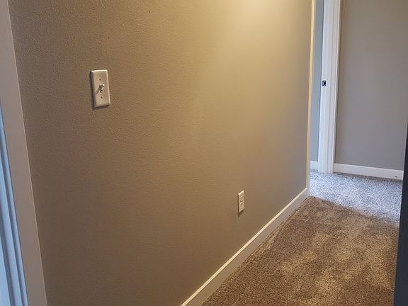 4th image of 204 Susan St Unit A