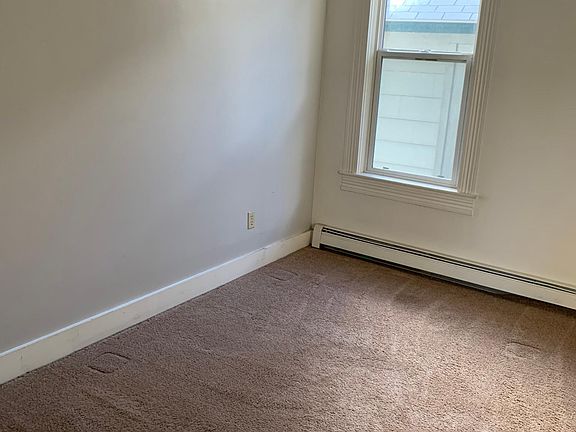 queen mattresses included in the bedrooms