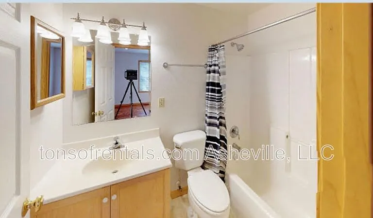 203 W Jordan St — Photo 12