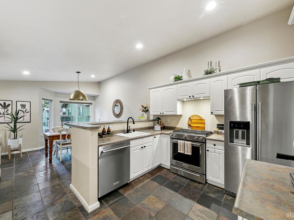 2nd image of 2293 Eloise Ave #D
