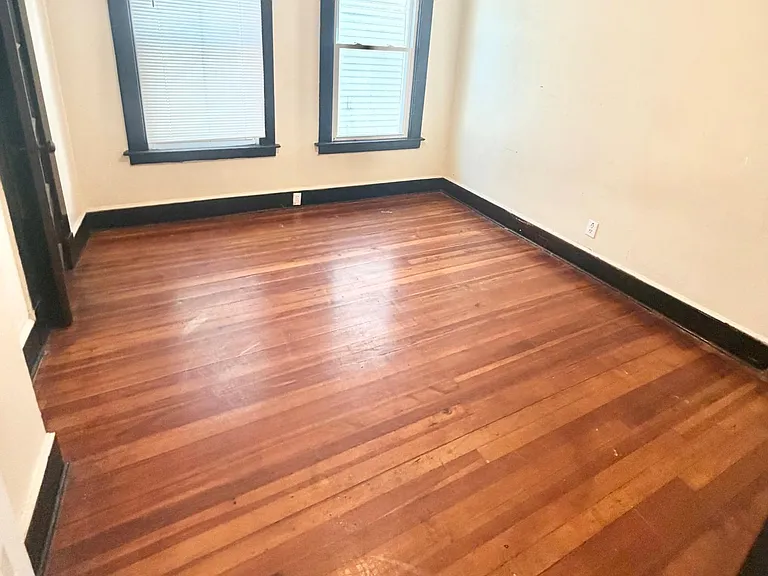 327 Bassett St #2 — Photo 7