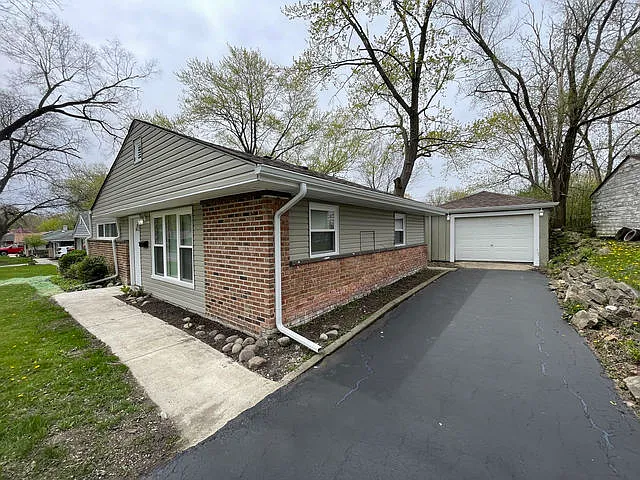 369 Miami St