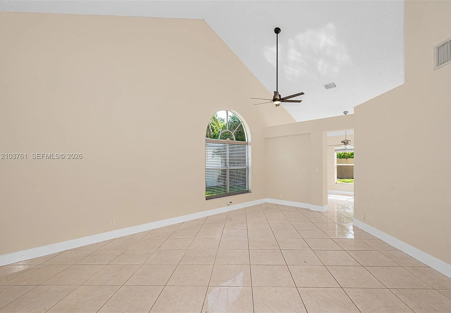 Embassy Lakes — Photo 3