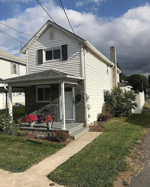 Front of house. Corner lot. 