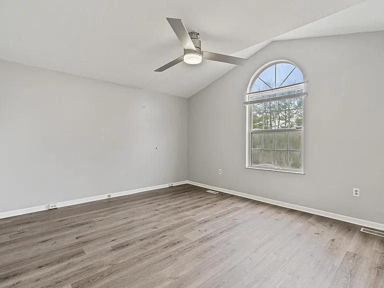 2714 Meadowcrest Ct — Photo 11