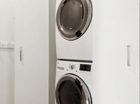 42 Carroll Street image 14 of 15