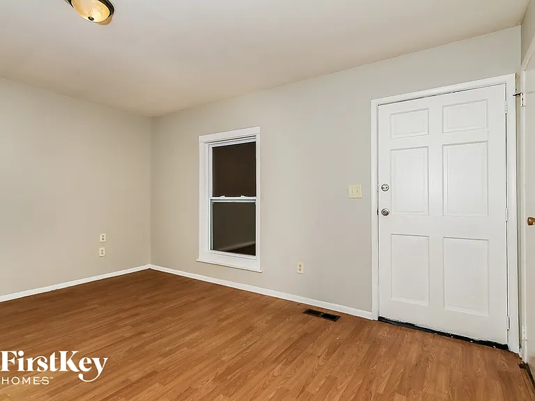 4110 Mellis Dr — Photo 4