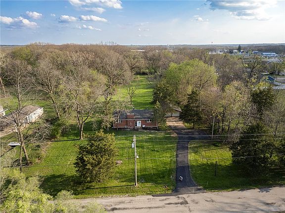 3rd image of 112 Sunset Rd