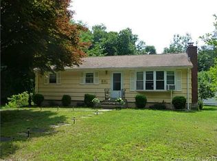 5 Vinegar Hill Rd, Gales Ferry, CT 06335