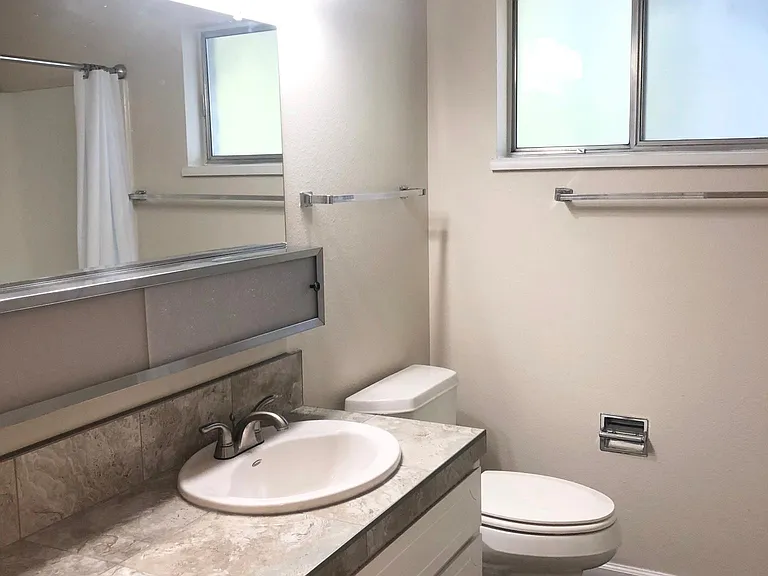 1300 Brinkby Ave #I — Photo 2