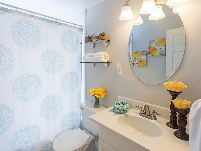 388 Crescent St #4 — Photo 8