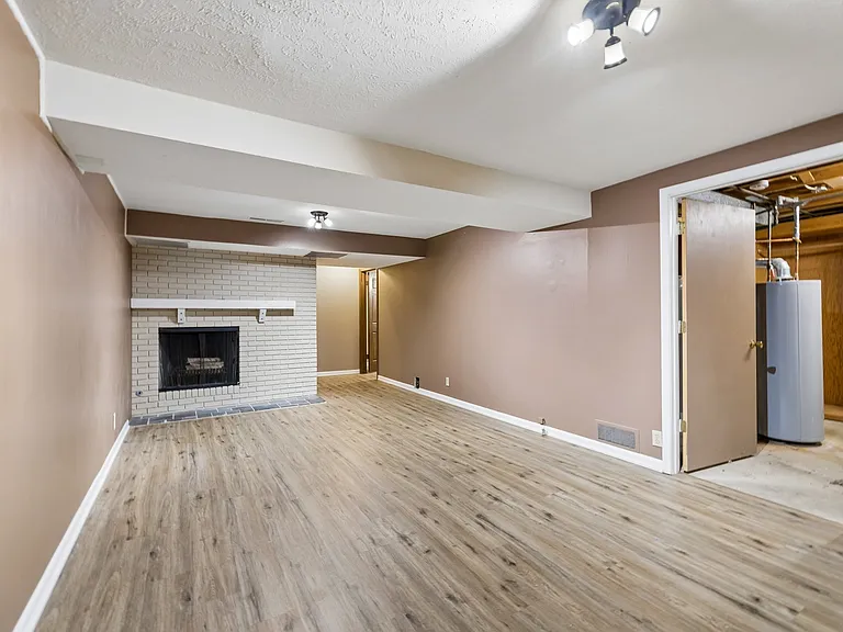 7541 Old Post Rd #14 — Photo 21