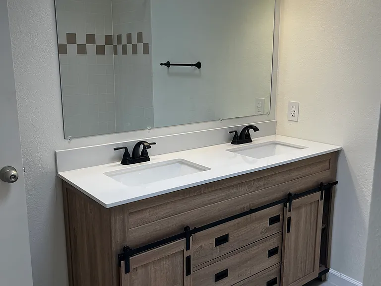 2900 Vista Del Rey NE #20A — Photo 17