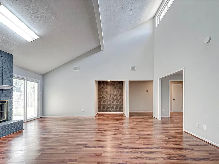 2723 Colony Dr — Photo 28