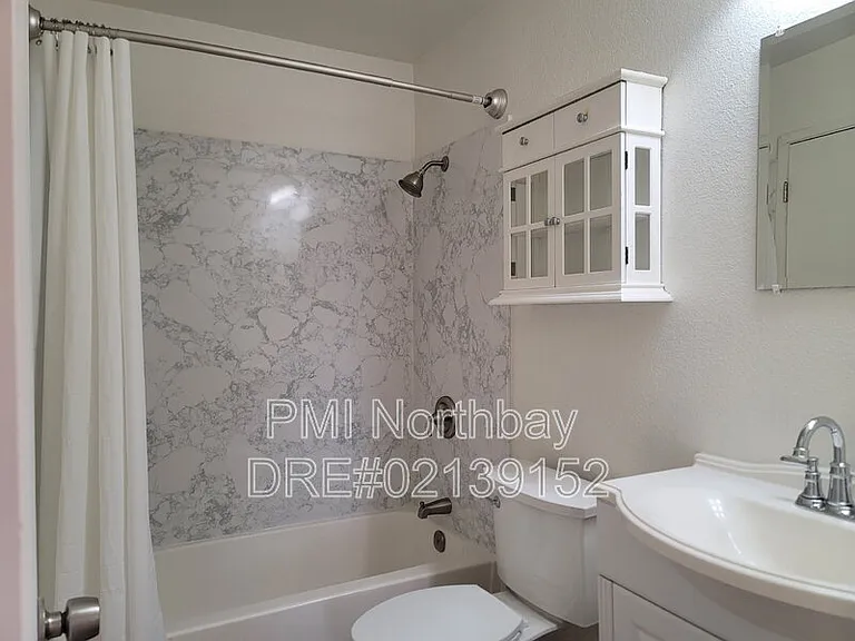 2140 Woolner Ave #D — Photo 14