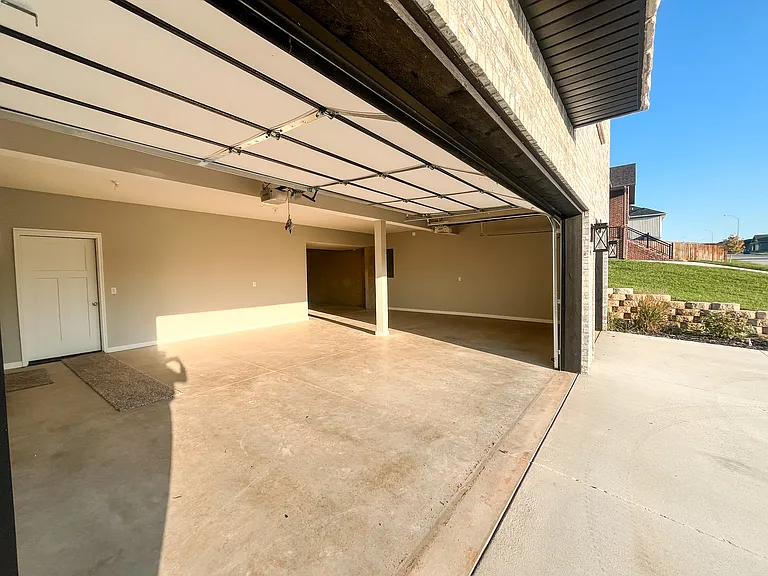 855 S Eastridge — Photo 13
