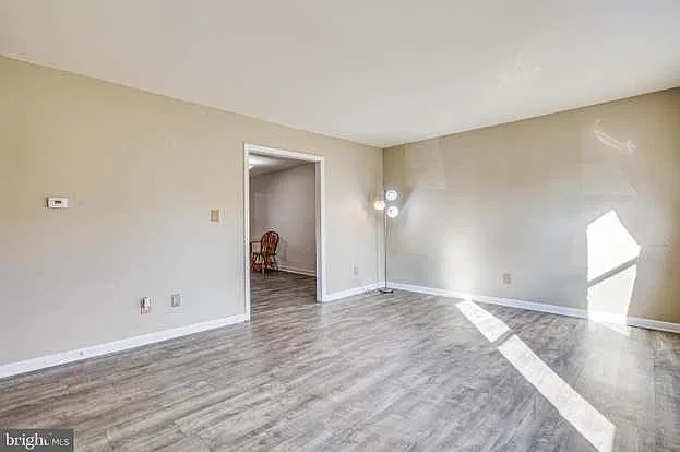 1705 Meadow Dr — Photo 2
