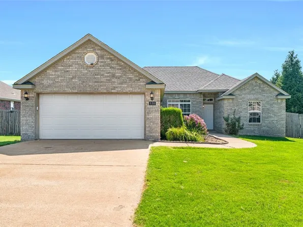 530 Bonanza St, Centerton, AR 72719