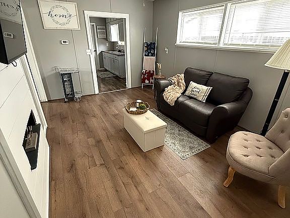 2nd image of 1105 W Elm Tree Rd