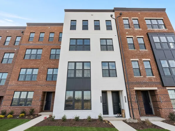 22395 Claude Moore Dr, Ashburn, VA 20148