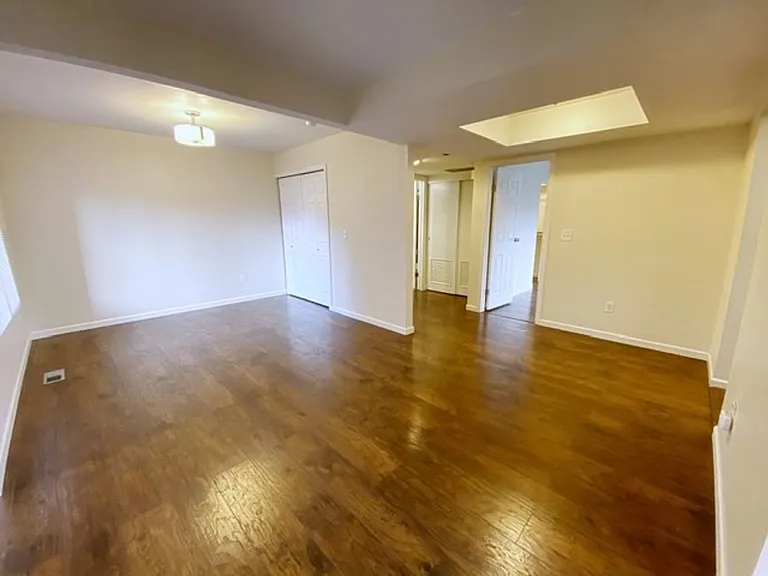 7270 Huntsmen Cir #F — Photo 36