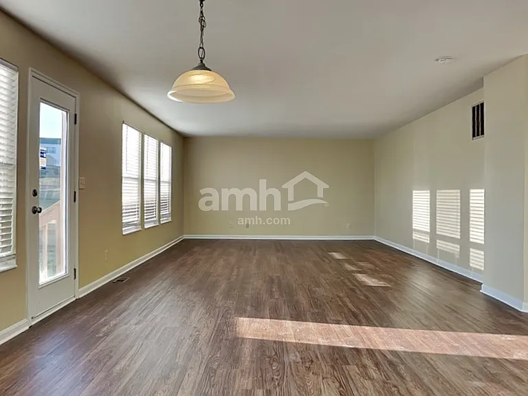 2907 Faubush Ct — Photo 6