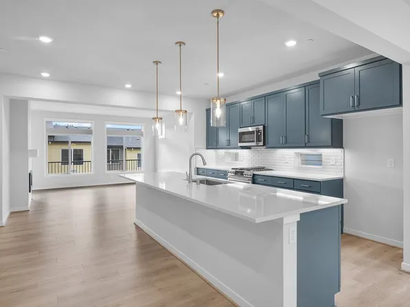 13216 NE 127th Way Unit A, Kirkland, WA 98034