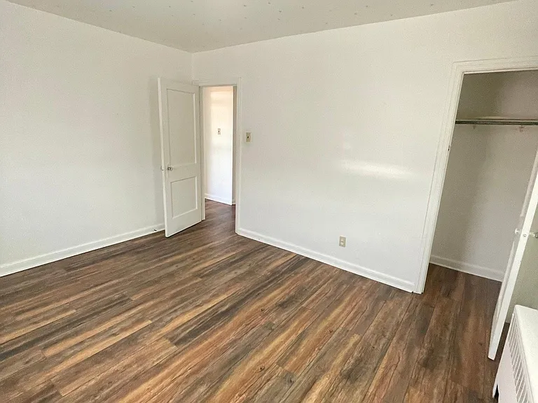 2710 Unruh Ave #2 — Photo 9