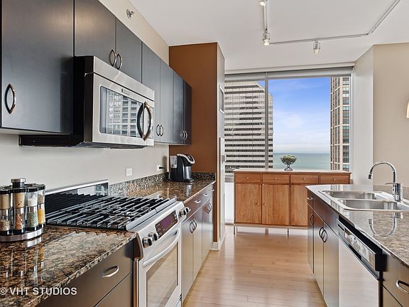 5th image of 8 E Randolph St Unit 2904
