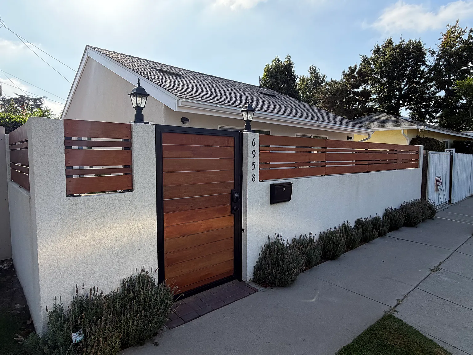 6958 Noble Ave — Photo 1