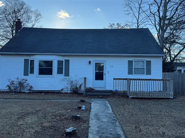 122 Longfellow Drive, Mastic Beach, NY 11951