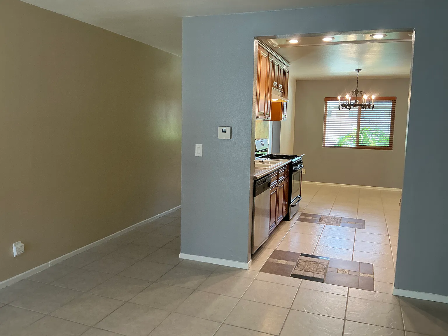 2 bed, 1000 sqft, $2,800 — Photo 4