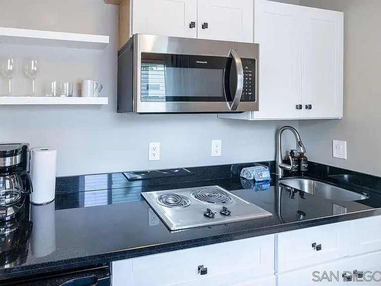847 Beryl St — Photo 13