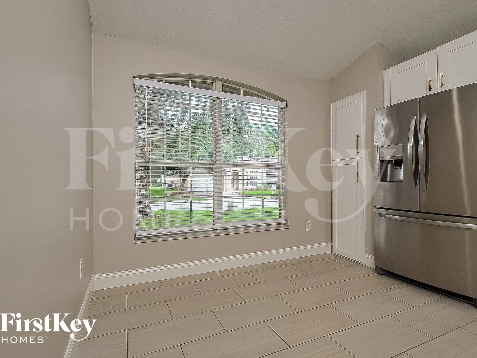 3 bed, 2.0 bath, 1350 sqft, $2,390 — Photo 4