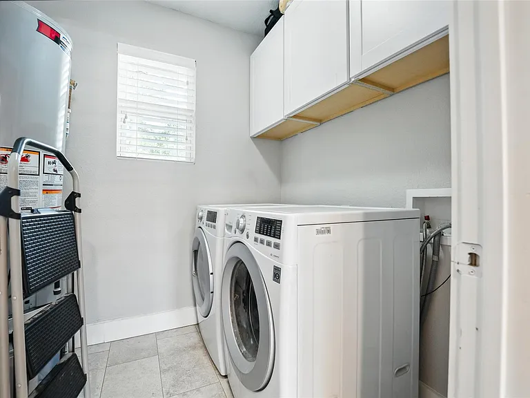 6501 Hickman Ave — Photo 17