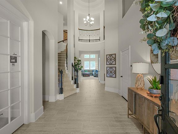 4th image of 25237 Forest Ledge Dr