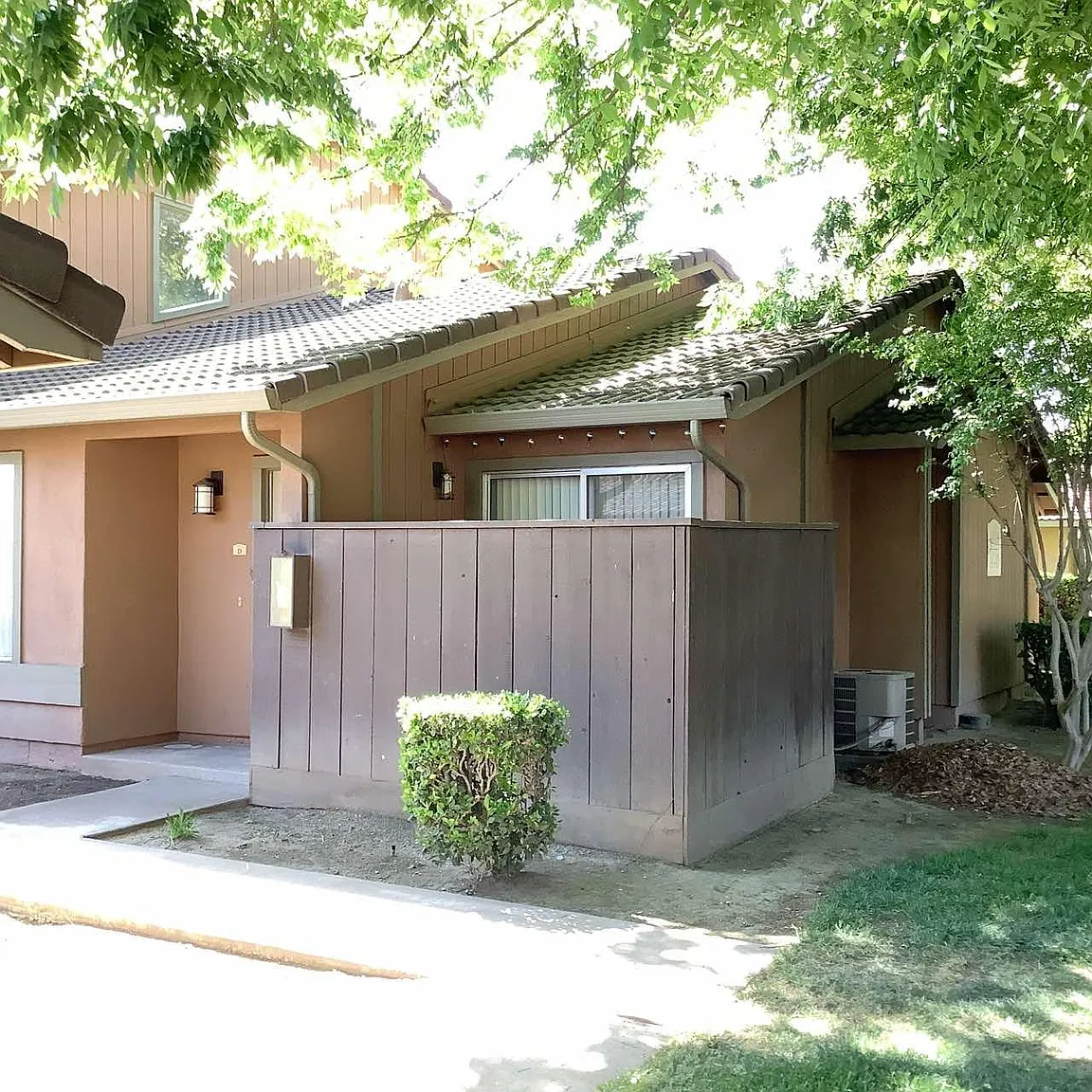 4008 Elmo Loop APT D photo 1