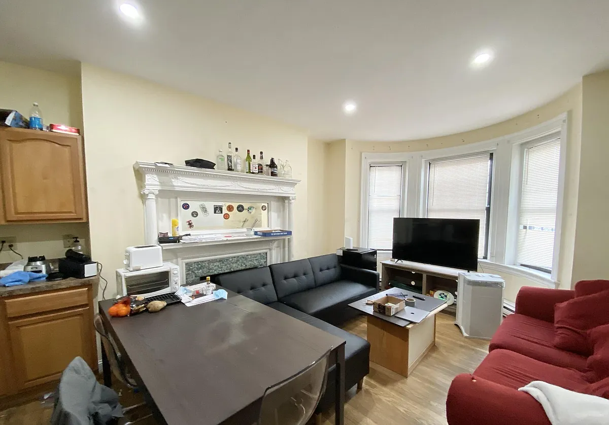 Building Photo - 529 Newbury St #1