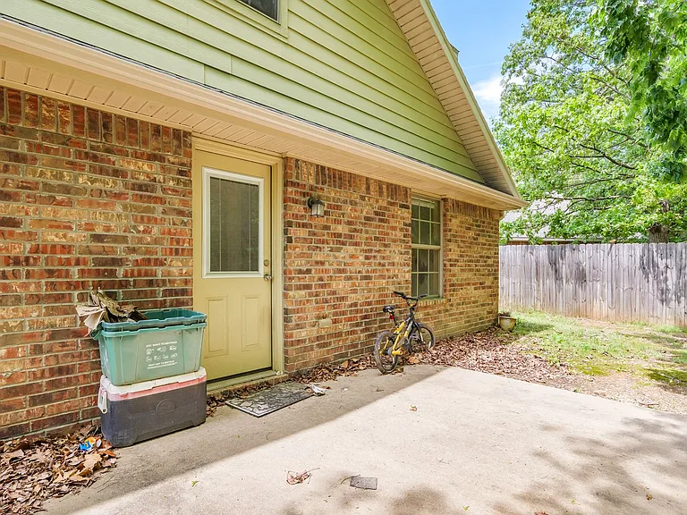 56 S Woodsprings Dr — Photo 18