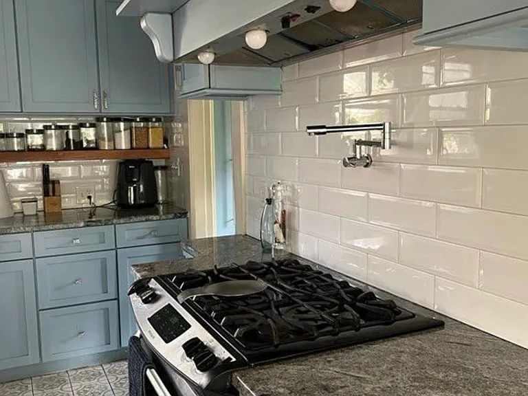 10 Cove Ave — Photo 23
