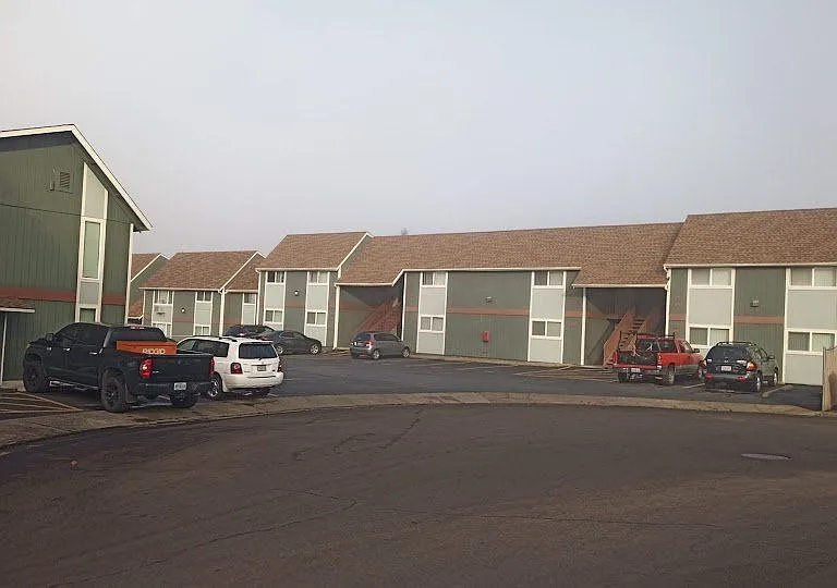 146 NE Atkinson Ct #22 — Photo 2