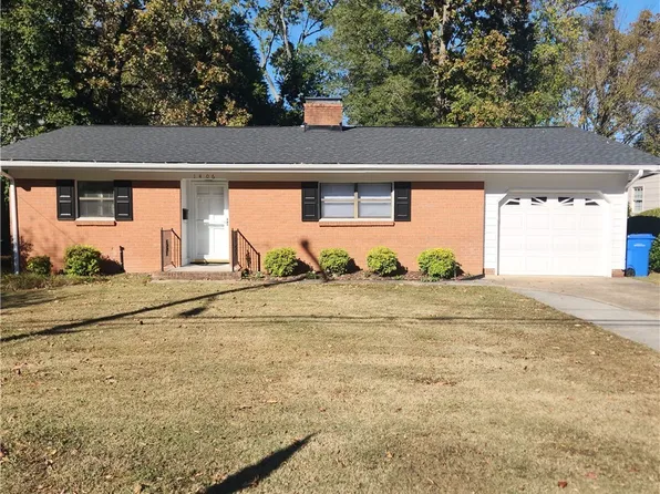 1406 Raeford Rd, Fayetteville, NC 28305