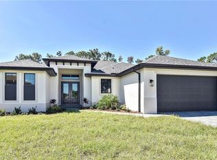 8332 Cypress Dr N, Fort Myers, FL 33967