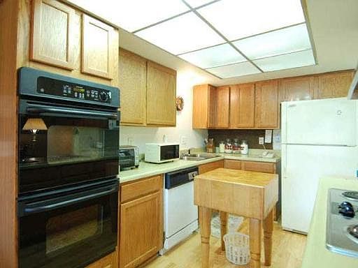 5th image of 8111 GOLDEN FOREST DR