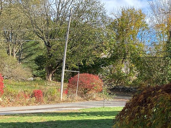 2nd image of 1 Sparrow Hill Rd
