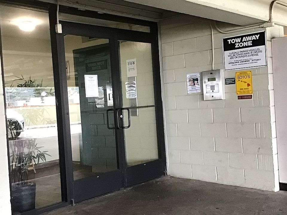 Secure entrance to elevator 