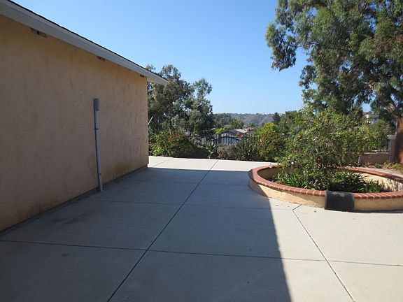 3rd image of 2859 Luna Ave