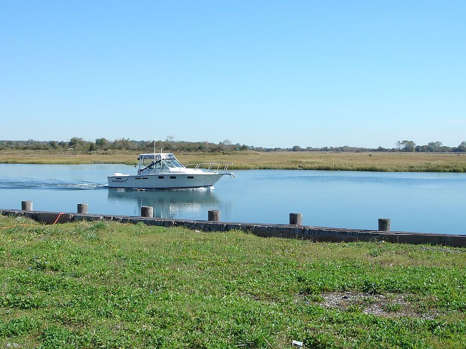 Waterfront Buildable Lots